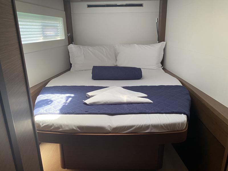 Book yachts online - catamaran - Lagoon 46 - Blue Alma (A/C, WM, Generator, Inverter 12/220V) - rent