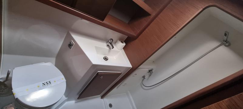 Book yachts online - catamaran - Lagoon 42 - Gamma Leonis - rent