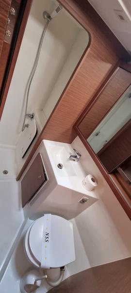 Book yachts online - catamaran - Lagoon 42 - Gamma Leonis - rent