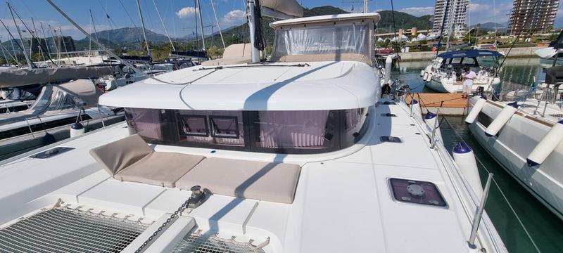 Book yachts online - catamaran - Lagoon 42 - Gamma Leonis - rent