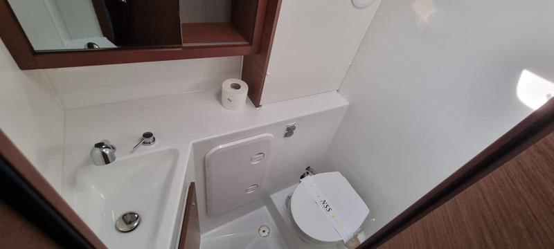 Book yachts online - catamaran - Lagoon 42 - Gamma Leonis - rent