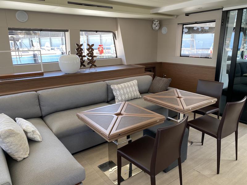 Book yachts online - catamaran - Lagoon 620 (10+3) - The Sun (SXM)  (5 cab + 3 crew) (AC, WM, Generator, Inverter, Tender Lift) - rent