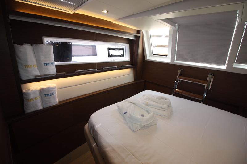 Book yachts online - catamaran - Lagoon 620 (10+3) - The Sun (SXM)  (5 cab + 3 crew) (AC, WM, Generator, Inverter, Tender Lift) - rent