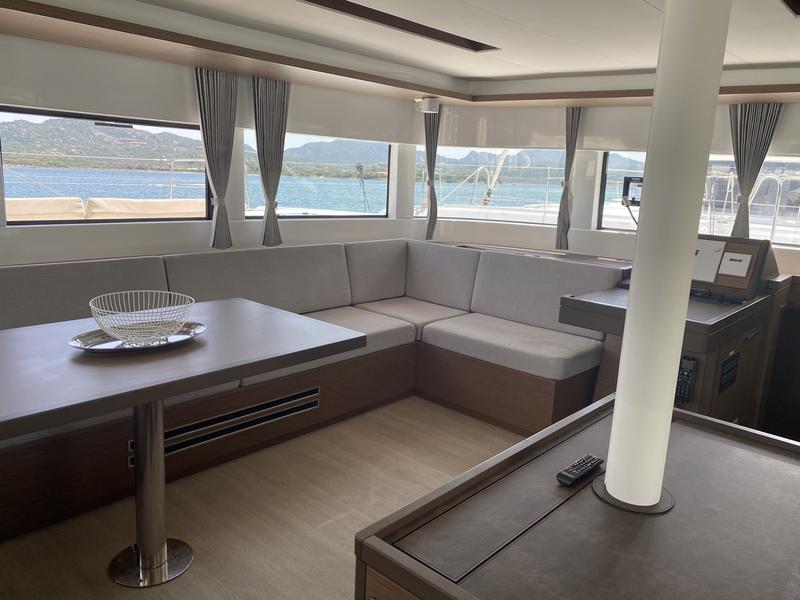 Book yachts online - catamaran - Lagoon 50 - Croda Rossa - rent