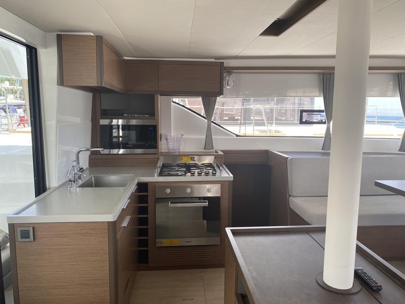 Book yachts online - catamaran - Lagoon 50 - Croda Rossa - rent
