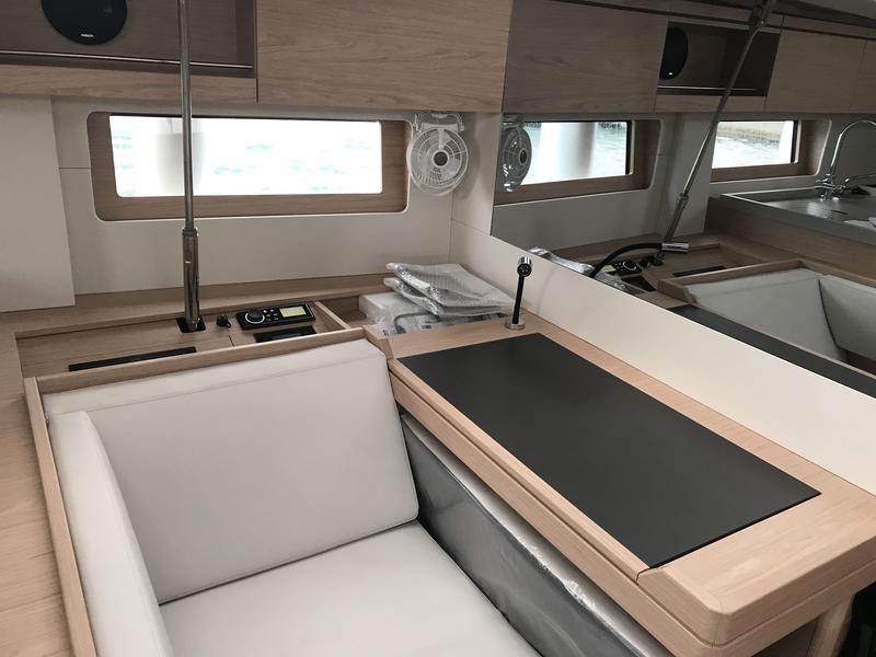 Book yachts online - sailboat - Oceanis 51.1 - Gacrux - rent
