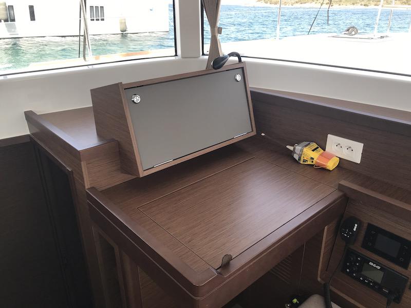 Book yachts online - catamaran - Lagoon 40 - Freccia (WM, Inverter) - rent