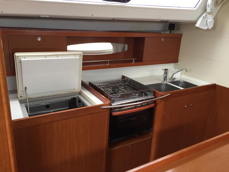 Book yachts online - sailboat - Oceanis 50 Family - Kochab II - rent