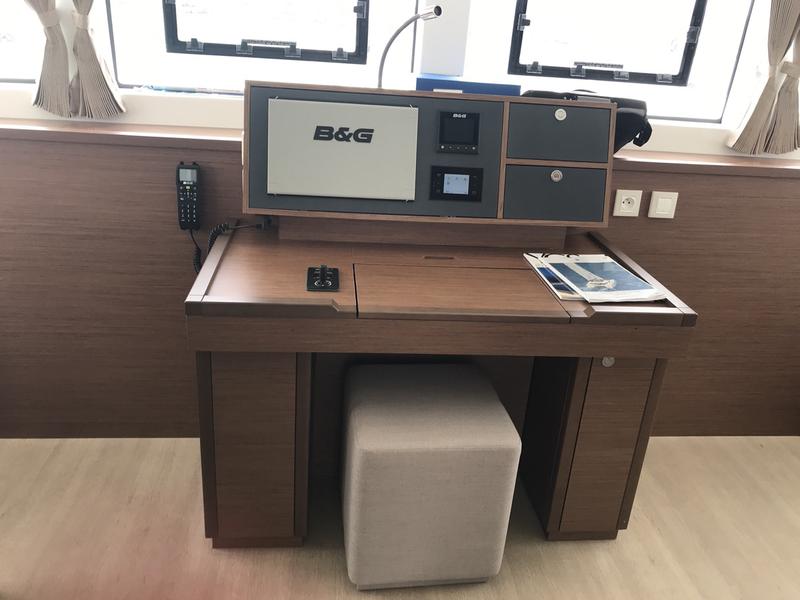 Book yachts online - catamaran - Lagoon 52F - 6 cab - Dugongo II (PTP)(6 cab + 1 crew) (A/C, WM, Generator, Inverter, Tender Lift) - rent