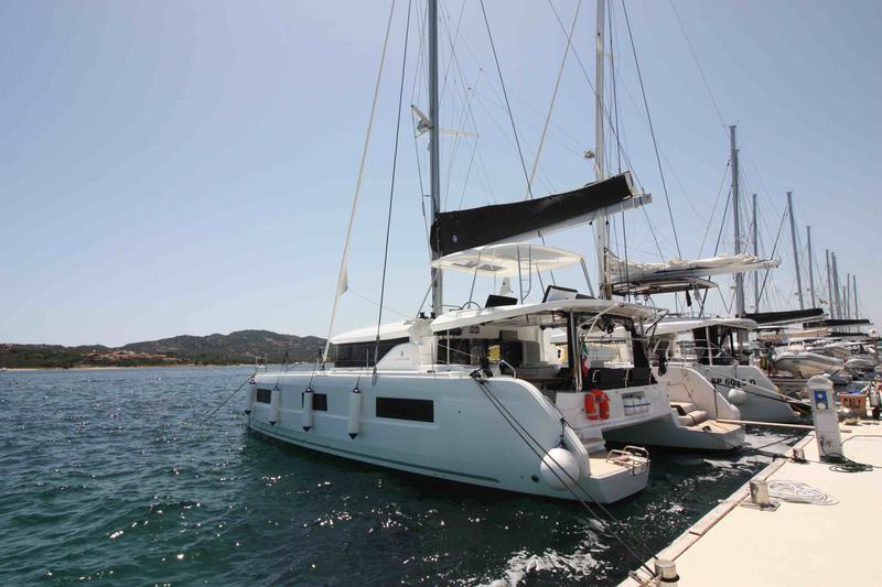 Book yachts online - catamaran - Lagoon 46 - Westerlund (GND) (A/C, WM, Generator, Inverter 12/220V) - rent