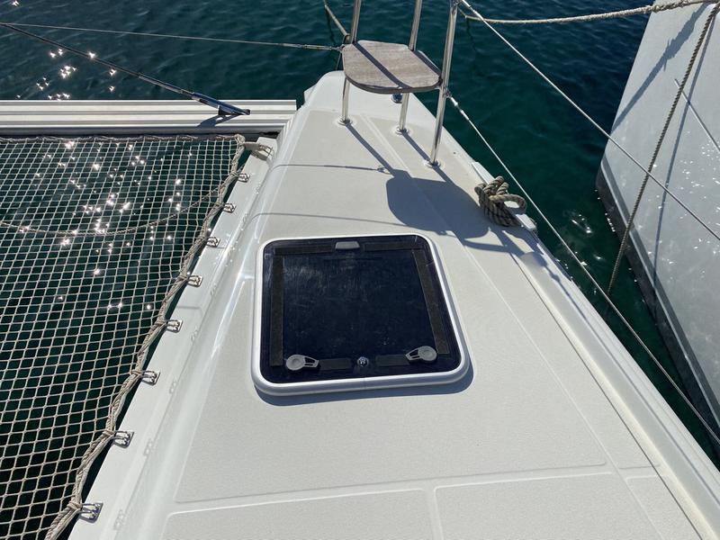 Book yachts online - catamaran - Lagoon 42 - Diadema (A/C, WM, Generator, Inverter) - rent