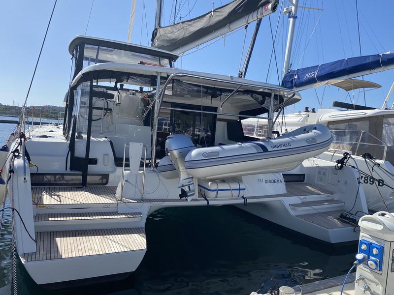 Book yachts online - catamaran - Lagoon 42 - Diadema (A/C, WM, Generator, Inverter) - rent