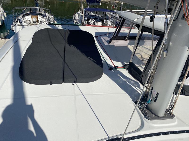 Book yachts online - catamaran - Lagoon 42 - Diadema (A/C, WM, Generator, Inverter) - rent