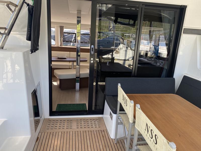 Book yachts online - catamaran - Lagoon 42 - Diadema (A/C, WM, Generator, Inverter) - rent