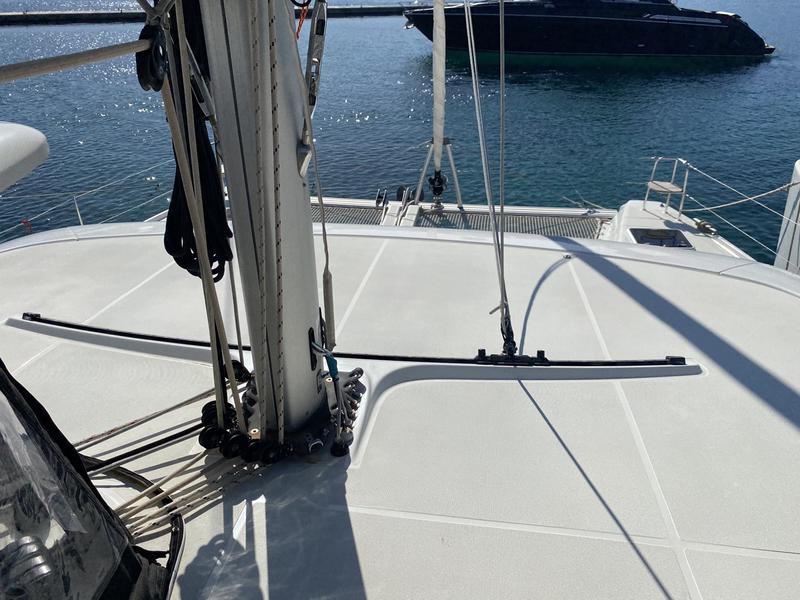 Book yachts online - catamaran - Lagoon 42 - Diadema (A/C, WM, Generator, Inverter) - rent