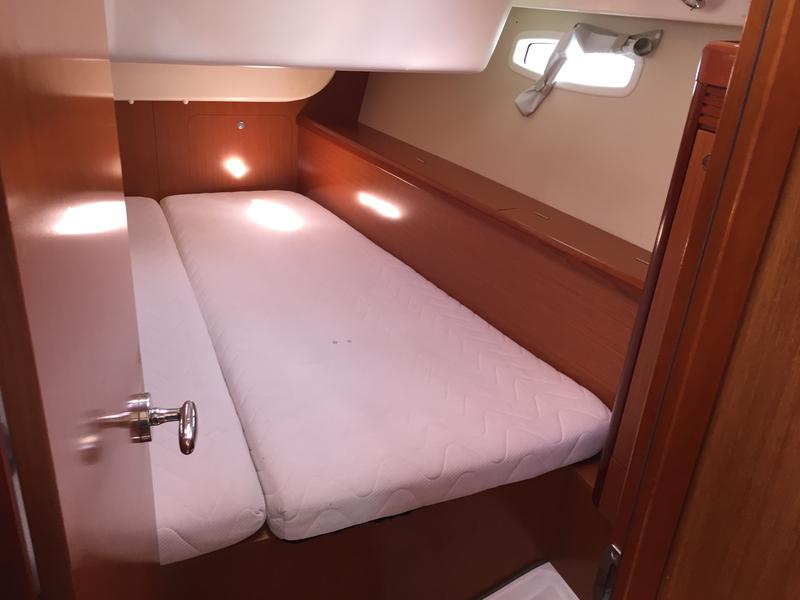 Book yachts online - sailboat - Oceanis 43 - Little Mermaid - rent