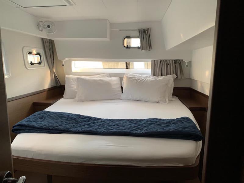 Book yachts online - catamaran - Lagoon 42 - Maisha (WM, Inverter, Solar Panels) - rent