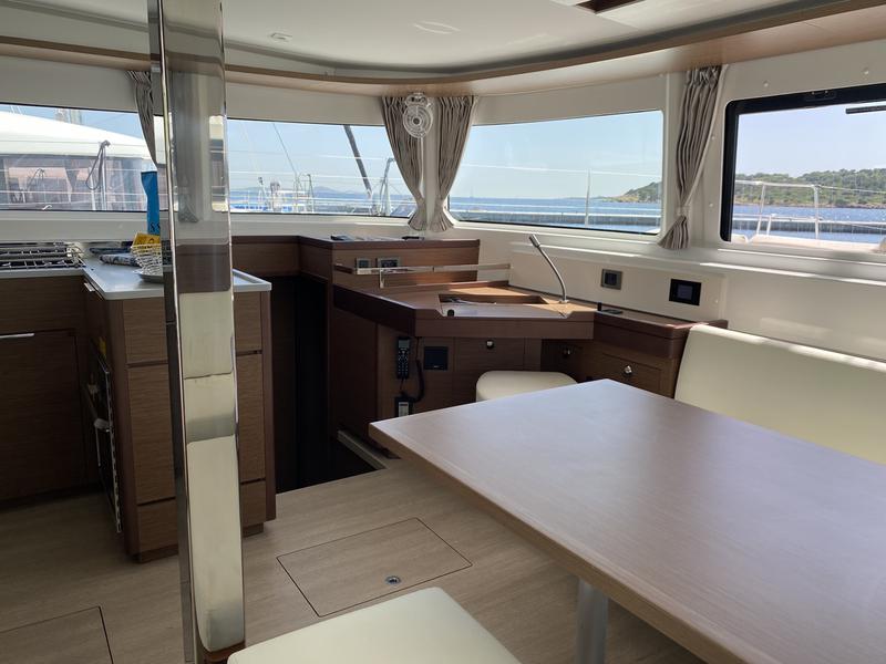 Book yachts online - catamaran - Lagoon 46 - Rolling Stones (A/C, WM, Generator, Inverter 12/220V) - rent