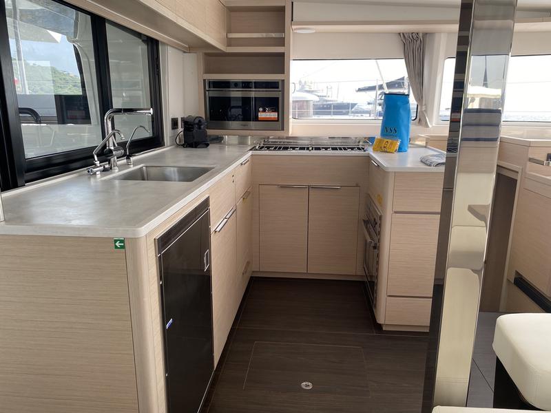 Book yachts online - catamaran - Lagoon 46 - Archè II - rent