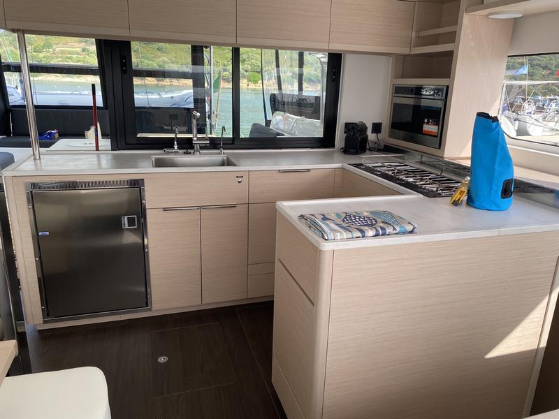 Book yachts online - catamaran - Lagoon 46 - Archè II - rent