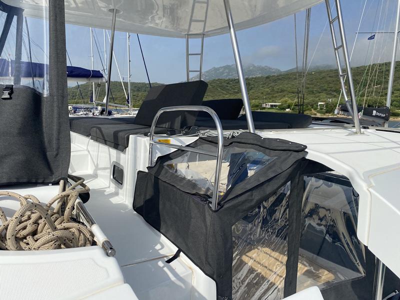 Book yachts online - catamaran - Lagoon 46 - Archè II - rent