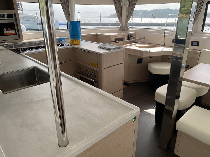 Book yachts online - catamaran - Lagoon 46 - Archè II - rent