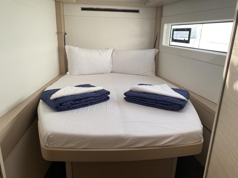 Book yachts online - catamaran - Lagoon 46 - Archè II - rent
