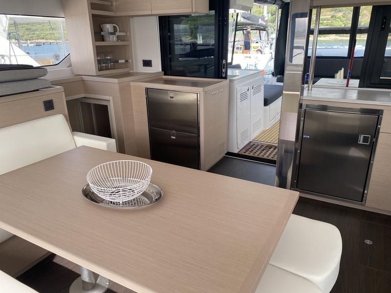 Book yachts online - catamaran - Lagoon 46 - Archè II - rent