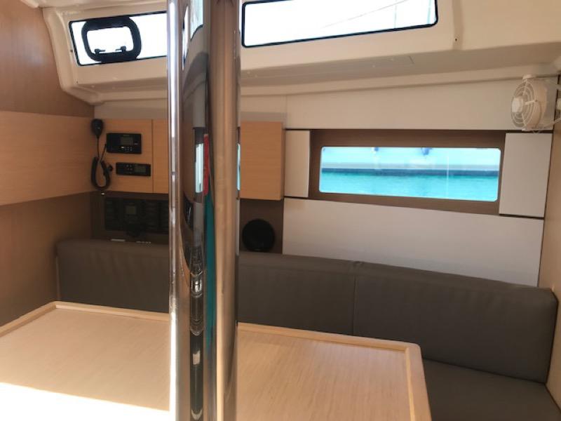 Book yachts online - sailboat - Oceanis 38.1 - Zosma - rent