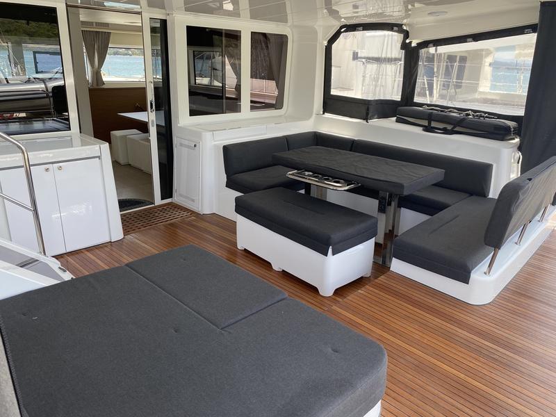 Book yachts online - catamaran - Lagoon 52F (5 cab) - Naka (MAR) - rent