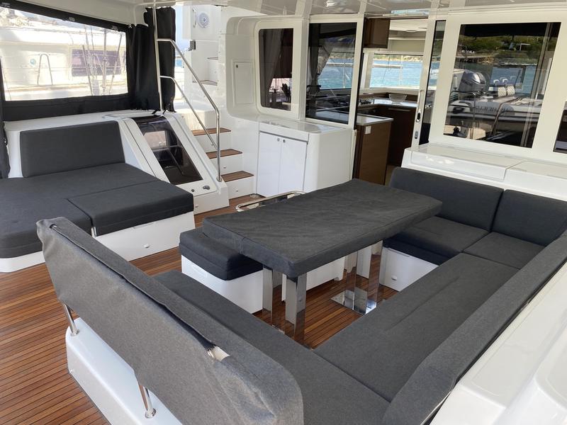 Book yachts online - catamaran - Lagoon 52F (5 cab) - Naka (MAR) - rent