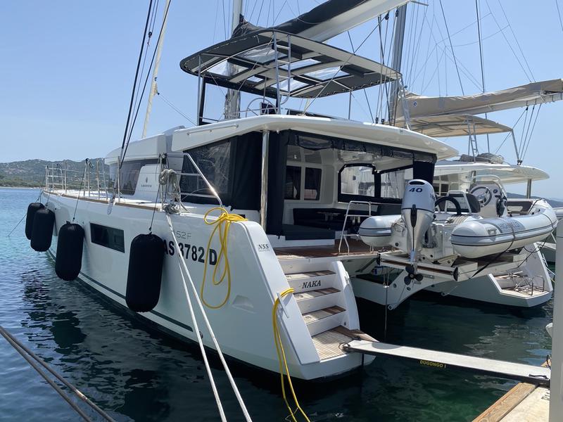 Book yachts online - catamaran - Lagoon 52F (5 cab) - Naka (MAR) - rent