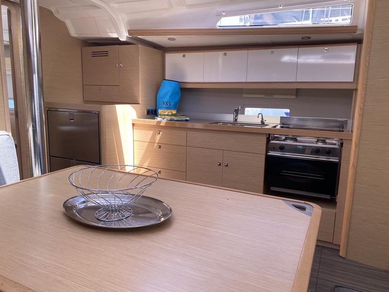 Book yachts online - sailboat - Dufour 430 Grand Large - Pavo - rent