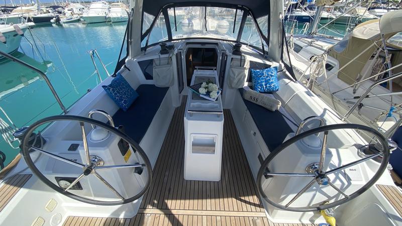 Book yachts online - sailboat - Oceanis 35.1 - Nodus - rent
