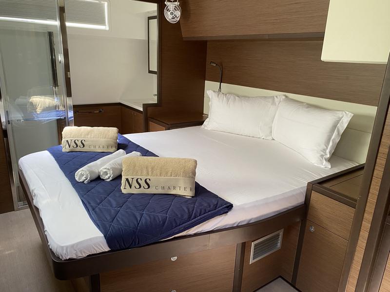 Book yachts online - catamaran - Lagoon 52F (5 cab) - NAKA (ANU) - rent