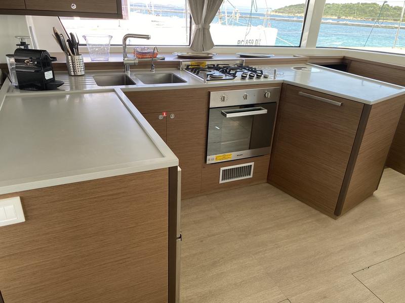 Book yachts online - catamaran - Lagoon 52F (5 cab) - NAKA (ANU) - rent