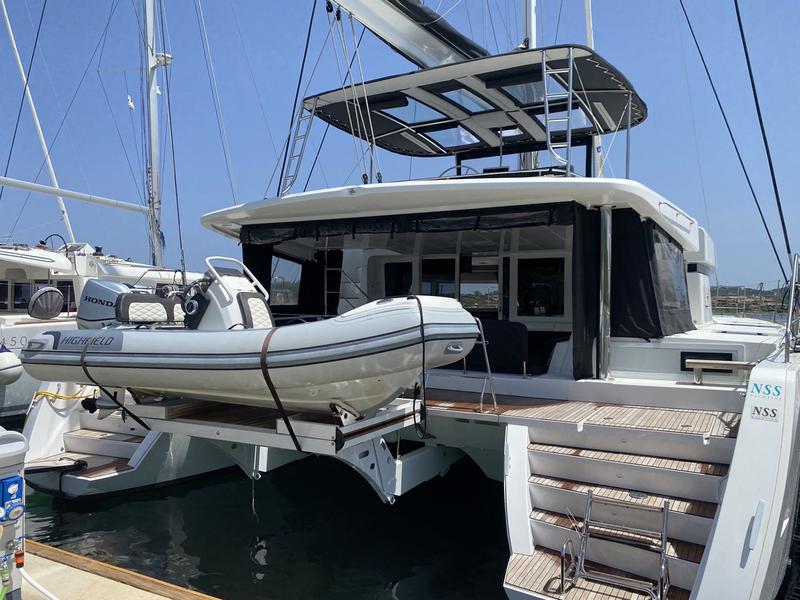 Book yachts online - catamaran - Lagoon 52F (5 cab) - Naka (PTP)  - rent