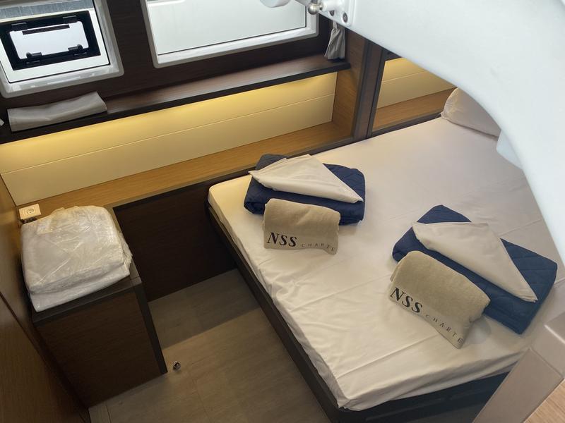 Book yachts online - catamaran - Lagoon 52F (5 cab) - Big Daddy - rent