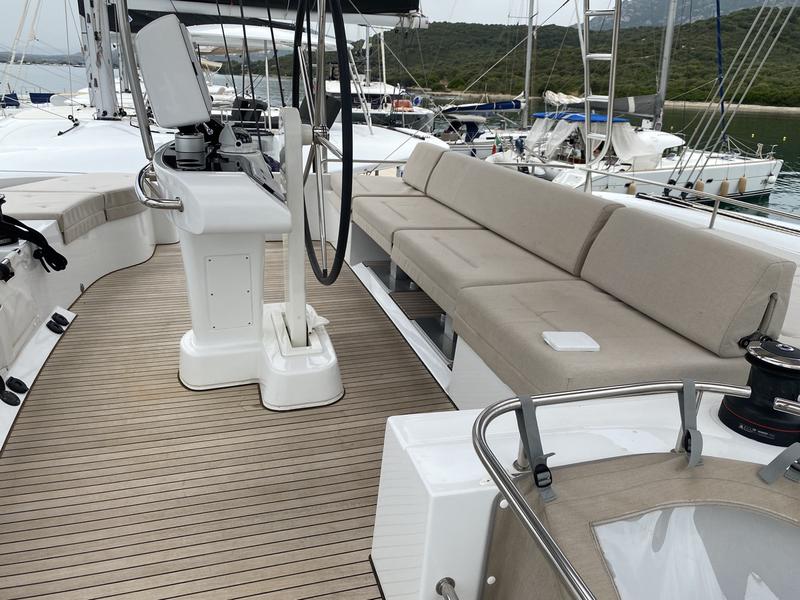 Book yachts online - catamaran - Lagoon 52F (5 cab) - Big Daddy - rent