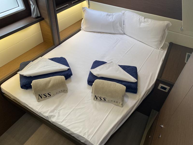 Book yachts online - catamaran - Lagoon 52F (5 cab) - Big Daddy - rent