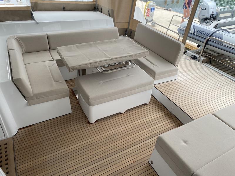 Book yachts online - catamaran - Lagoon 52F (5 cab) - Big Daddy - rent