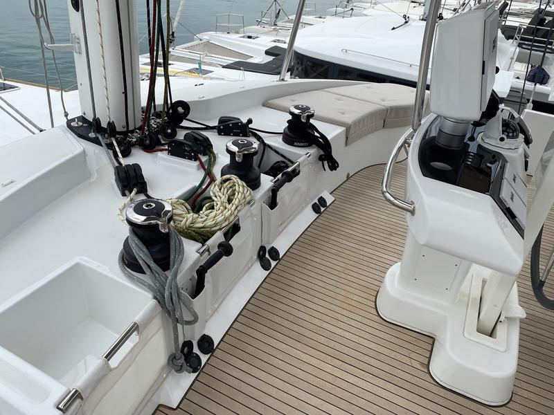 Book yachts online - catamaran - Lagoon 52F (5 cab) - Big Daddy - rent
