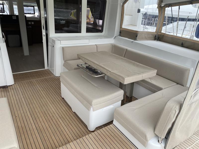 Book yachts online - catamaran - Lagoon 52F (5 cab) - Big Daddy - rent