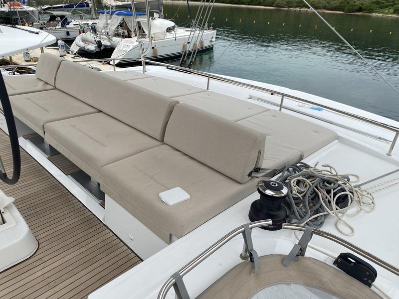 Book yachts online - catamaran - Lagoon 52F (5 cab) - Big Daddy - rent
