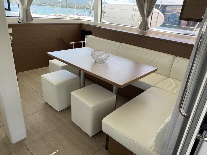 Book yachts online - catamaran - Lagoon 52F (5 cab) - Naka (A/C, WM, Generator, Inverter, Tender Lift) - rent