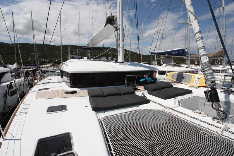 Book yachts online - catamaran - Lagoon 620 (10+3) - The Sun (MAR)  (5 cab + 3 crew) (AC, WM, Generator, Inverter, Tender Lift) - rent