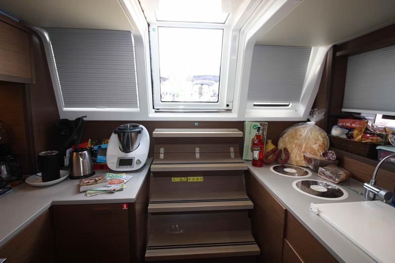Book yachts online - catamaran - Lagoon 620 (10+3) - The Sun (MAR)  (5 cab + 3 crew) (AC, WM, Generator, Inverter, Tender Lift) - rent