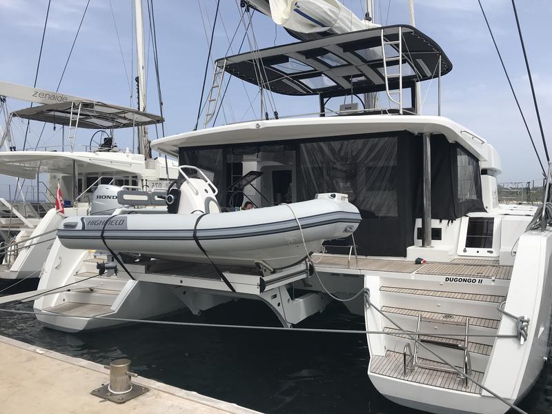 Book yachts online - catamaran - Lagoon 52F - 6 cab - Dugongo II (SXM) (6 cab + 1 crew) (A/C, WM, Generator, Inverter, Tender Lift) - rent