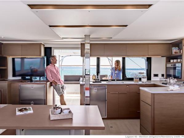 Book yachts online - catamaran - Lagoon 46 - Queen Maro - rent