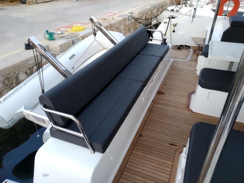 Book yachts online - catamaran - Astréa 42 - Nancy - rent